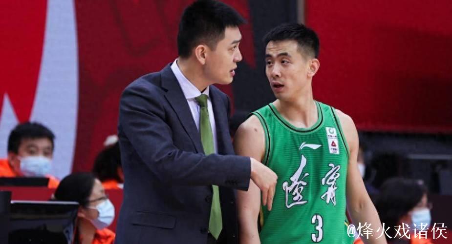杨鸣率辽篮双胜广厦！双重喜悦难掩，赵继伟意外紧张？